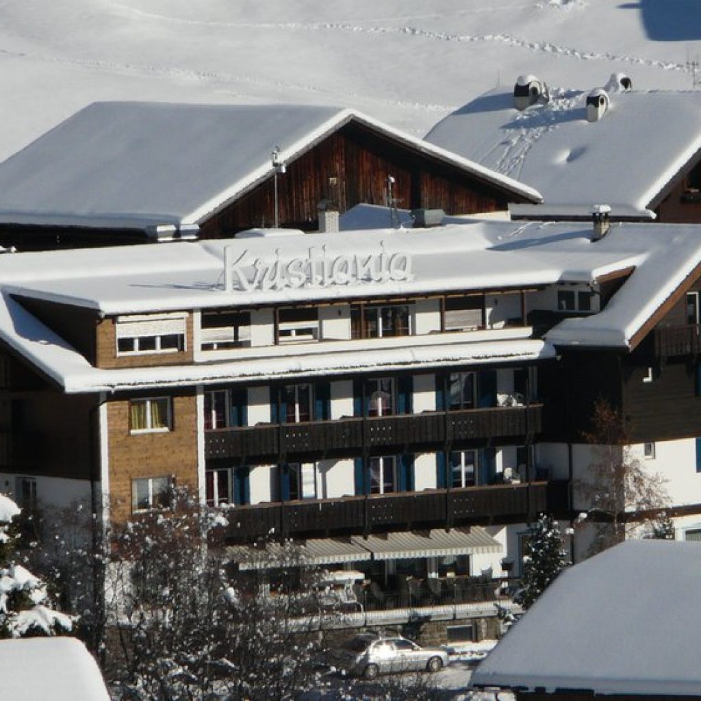kristania-7
