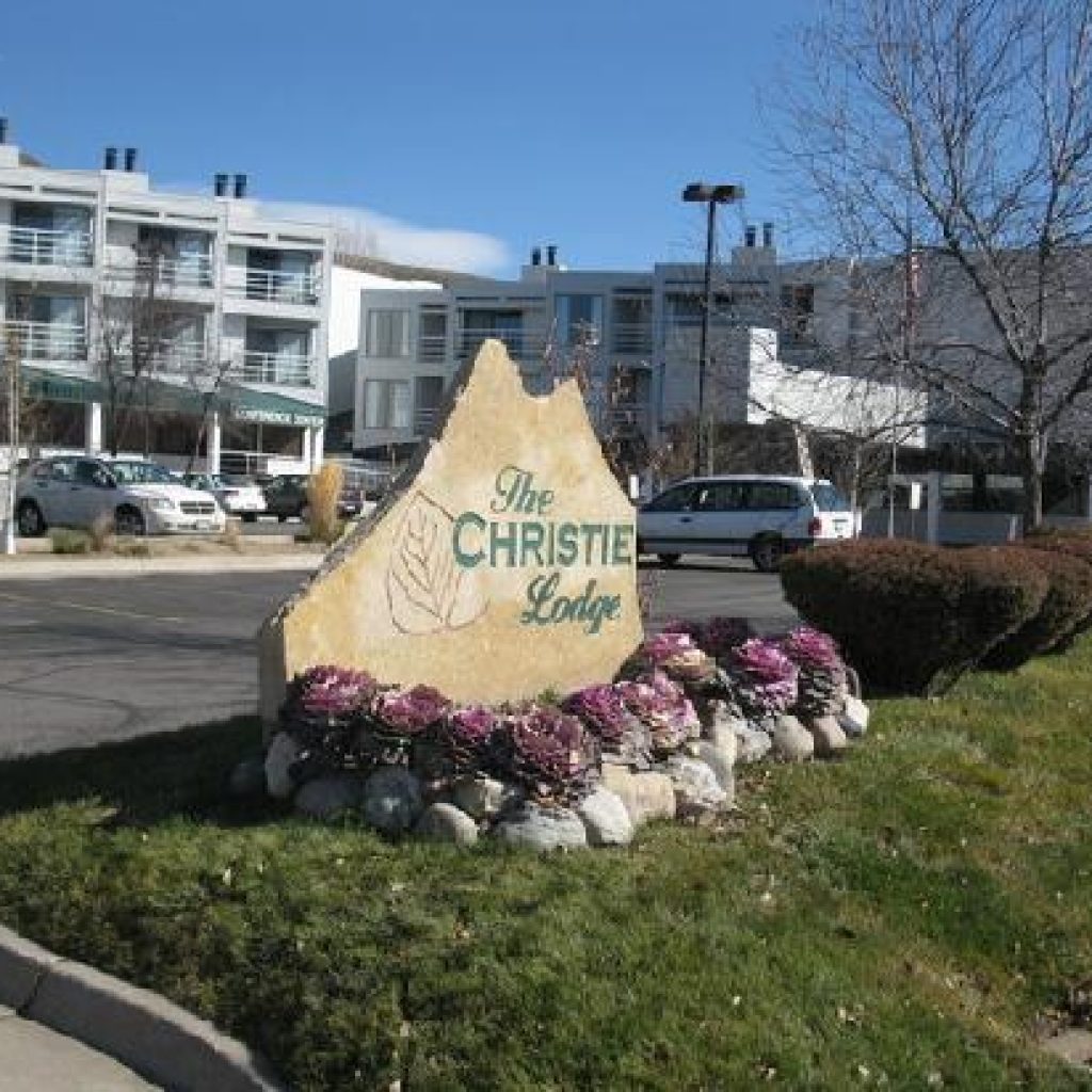 christie-lodge-2